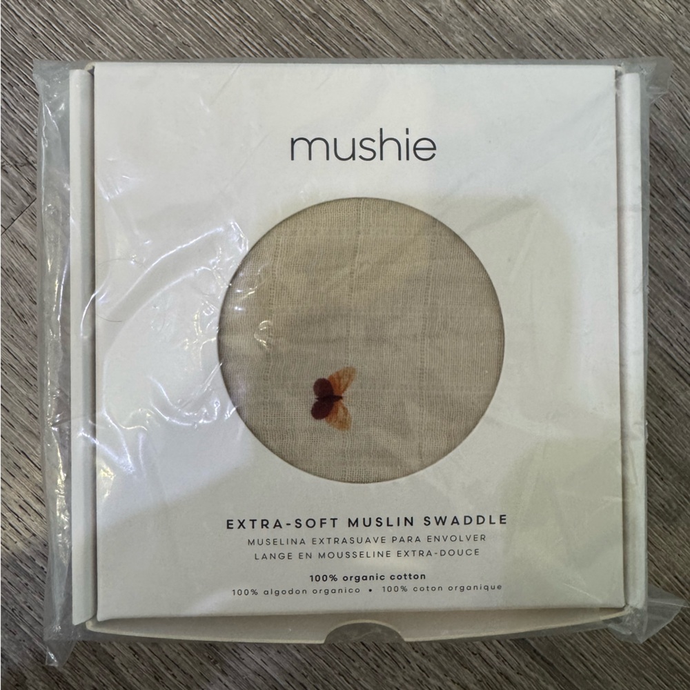 Mushie Organic Cotton Butterfly Swaddle